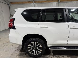 Toyota Landcruiser 2.8D-4D 150kW 5 .P Automaat Professional 5-Persoons picture 30