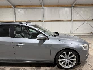Volvo V-60 2.0T5 180kW Automaat Summum Schuifkantel picture 16