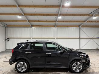 Unfallwagen Kia e-Niro 64kWh 150kW Automaat Dynamicline 2022/3