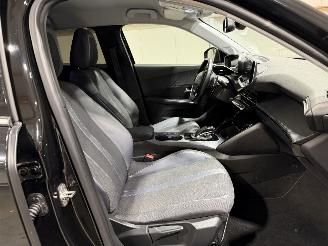 Peugeot 2008 1.5BlueHDI 96kW BlueLease Allure picture 22