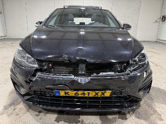 Volkswagen Golf R 2.0TSI 221kW Automaat 4-Motion R Pano picture 23