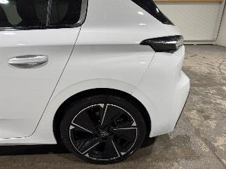 Peugeot e-308 54kWh 115kW Allure EV picture 15