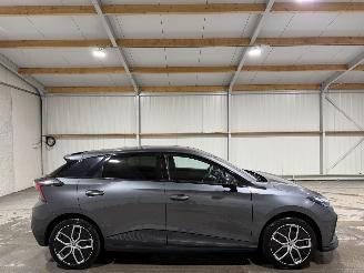 damaged passenger cars MG MG4 77kWh Extended Range 180kW Trophy 2023/12