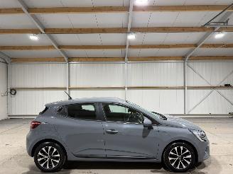 skadebil auto Renault Clio 1.0TCE 67kW Zen 2021/8