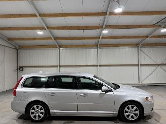 Damaged car Volvo V-70 1.6D2 84kW Automaat Kinetic 2013/11