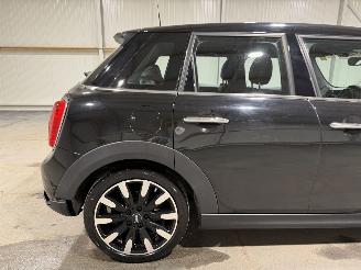 Mini Cooper 1.5 100kW Automaat Cooper Chili picture 24