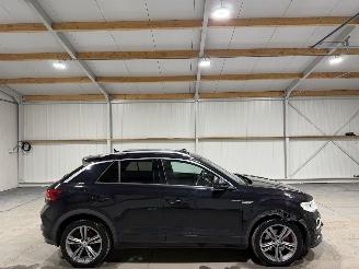 damaged passenger cars Volkswagen T-Roc 1.5TSI 110kW Automaat Pano Sport Business R 2020/1