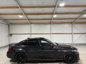 damaged passenger cars BMW 3-serie 330e 135kW Automaat Schuifkanteldak High Executive 2020/7