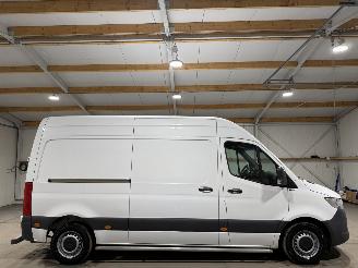skadebil bedrijf Mercedes Sprinter 211 1.9CDI 84kW L2H2 FWD 2022/1