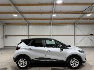 Vaurioauto  passenger cars Renault Captur 0.9TCe 66kW Airco Limited 2019/2