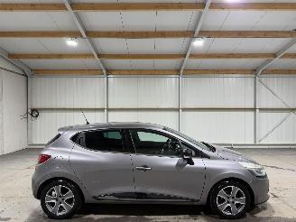 krockskadad bil auto Renault Clio 1.5dCi 66kW Airco Eco Night&Day 2015/12