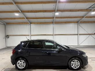 uszkodzony samochody osobowe Volkswagen Polo 1.0TSI 81kW Automaat 2022/2