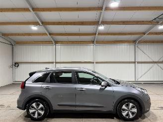 skadebil auto Kia Niro 1.6GDI PHEV 77kW Automaat DynamicLine 2017/10