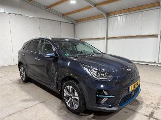 Kia e-Niro 64kWh 150kW DynamicPlusLine Schuifkanteldak picture 2