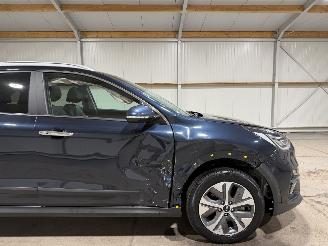 Kia e-Niro 64kWh 150kW DynamicPlusLine Schuifkanteldak picture 14