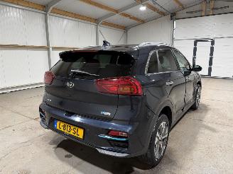 Kia e-Niro 64kWh 150kW DynamicPlusLine Schuifkanteldak picture 6