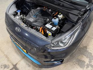 Kia e-Niro 64kWh 150kW DynamicPlusLine Schuifkanteldak picture 27