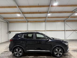 skadebil auto MG ZS 45kWh 105kW Pano Leder Luxury 2020/7