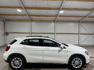 krockskadad bil auto Mercedes GLA 200 115kW Automaat Ambition Pano 2016/4