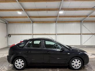 Damaged car Ford Focus 1.4-16V 59kW Airco Trend 2007/8