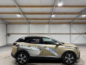 Damaged car Peugeot 3008 1.6e-THP 121kW Automaat Allure 2017/4
