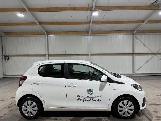 damaged passenger cars Peugeot 108 1.0e-VTi 53kW Airco Active Top! 2018/12