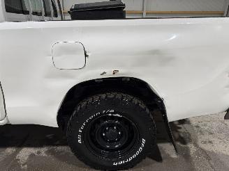 Toyota Hilux 2.4D-4D 110kW 4WD Cool Comfort picture 17