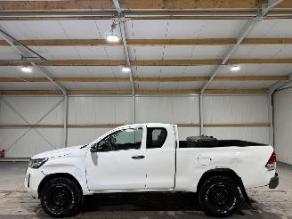 Toyota Hilux 2.4D-4D 110kW 4WD Cool Comfort picture 8