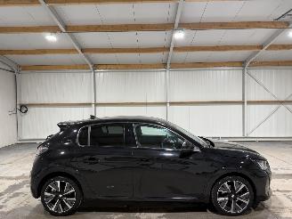 damaged passenger cars Peugeot 208 1.2PT 96kW Automaat Allure Pack Sterrenhemel 2022/4