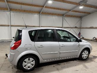 Renault Scenic 1.6-16V 83kW Privilege Comfort picture 5