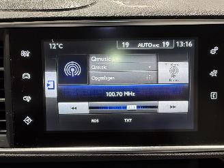 Peugeot 308 1.2PT 96kW Blue Lease Premium picture 23