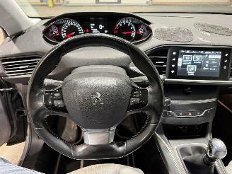 Peugeot 308 1.2PT 96kW Blue Lease Premium picture 20