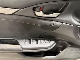 Honda Civic 1.0 i-VTEC 93kW Comfort picture 22