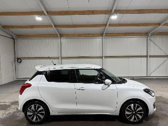 damaged passenger cars Suzuki Swift 1.0 Smart Hybrid 82kW Airco Camera STIJL 2019/1