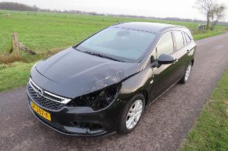 Opel Astra SPORTS TOURER+ 1.0 77kw 105pk  Business+  Euro 6 Navigatie Clima  2016 picture 13