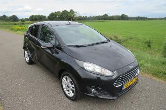 Ford Fiesta 1.0 80pk Titanium 12-2014 Navigatie Airco 5drs  topstaat picture 2