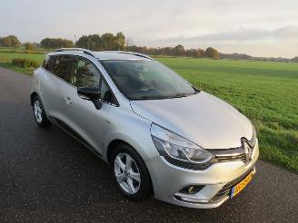 skadebil auto Renault Clio 0.9 TCe Estate Limited 170.000km nap  Navigatie   2017  [ topstaat 2017/4