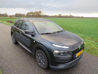 damaged passenger cars Citroën C4 cactus 1.2 Pure Cactus 1.2 pure tech live 2016  Airco  parkeerschade bumper  achter 2016/5