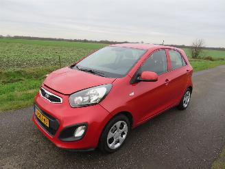 krockskadad bil auto Kia Picanto 1.0 CVVT ISG 69pk 170.000km 5Drs  Airco   2013 2013/9