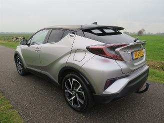 Toyota CH-R 1.8 Automaat  Hybride /Benzine Elektriciteit Bi Tone  Euro 6  2017 Topstaat picture 4