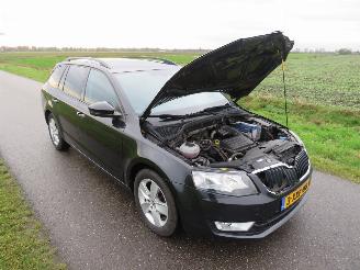 Skoda Octavia 1.2 TSi Greentech Active Edition  Camera Navigatie Clima Stoelverwarming picture 7