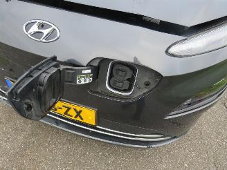 Hyundai Kona 39 kw Automaat Hybride  Elektrisch 2021  40.000km Camera Navigatie  stoelverwarmig  nieuwstaat picture 16