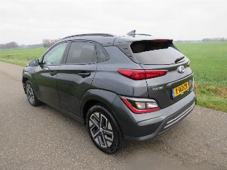 Auto incidentate Hyundai Kona 39 kw Automaat  Elektrisch 2021  40.000km Camera Navigatie  stoelverwarmig  nieuwstaat 2021/9