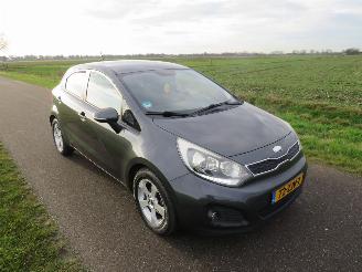 skadebil auto Kia Rio Kia Rio 1.2 CVVT Design Edition 86pk Navigatie Airco  2013 5drs 2013/8