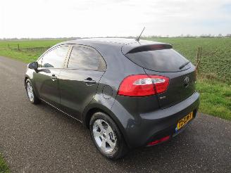 Kia Rio Kia Rio 1.2 CVVT Design Edition 86pk Navigatie Airco  2013 5drs picture 11