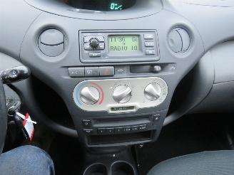 Toyota Yaris 1.3 Automaat 138.000km 5drs Nap Airco  [ Opa geweest picture 14