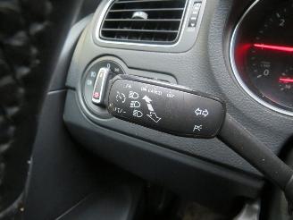 Volkswagen Polo 1.4 TDi 5drs 233.000km Nap Navigatie Airco  2015 parkeerschade picture 17