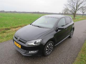 Volkswagen Polo 1.4 TDi 5drs 233.000km Nap Navigatie Airco  2015 parkeerschade picture 9