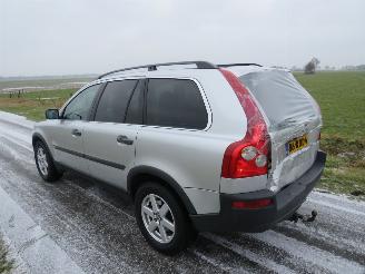  Volvo Xc-90 2.5 T  209pk Aut Kinetic  7 Persoons 4X4 Leer Mpv 2005 7 persoons vol optie 2005/7