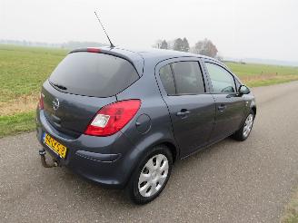 Schadeauto Opel Corsa 1.2 16v  180.000km nap  111 Edition Airco 2010 2010/11